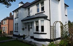 8 Plantation Road